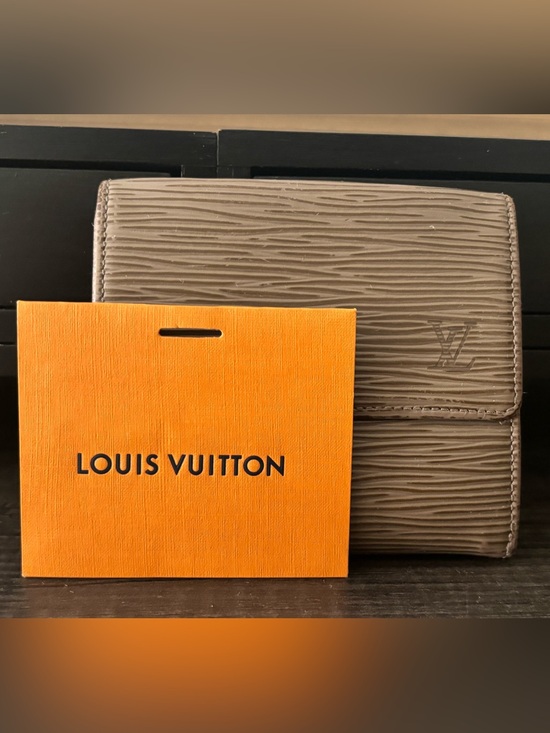 Louis Vuitton Handbags - Vintage Louis Vuitton Paris Epi Leather Snap Wallet - Authentic